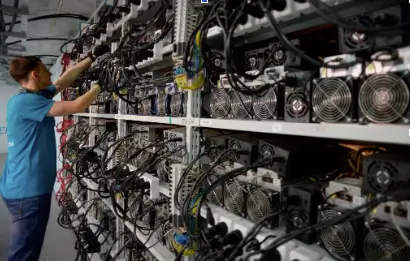 Complete Guide to Mining Equipment for Cryptocurrency: From Rigs to Containers